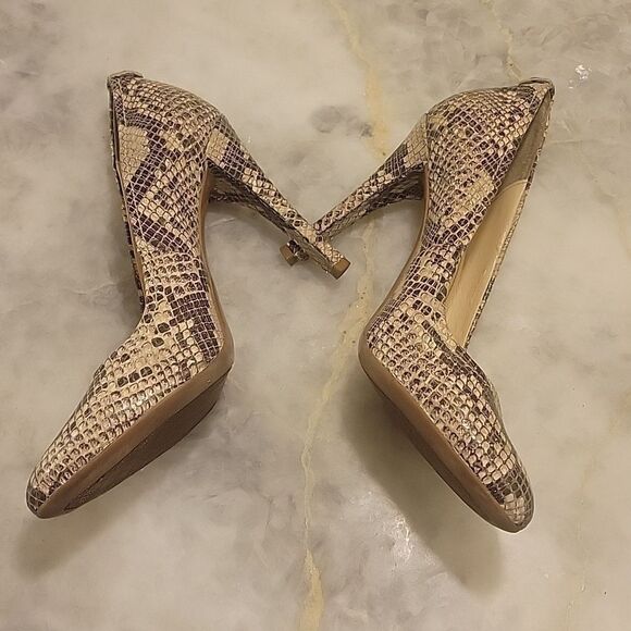 Calvin Klein Whinnie Leather Snakeskin Round Toe Pumps Heels Office Work 7.5 - Picture 3 of 10